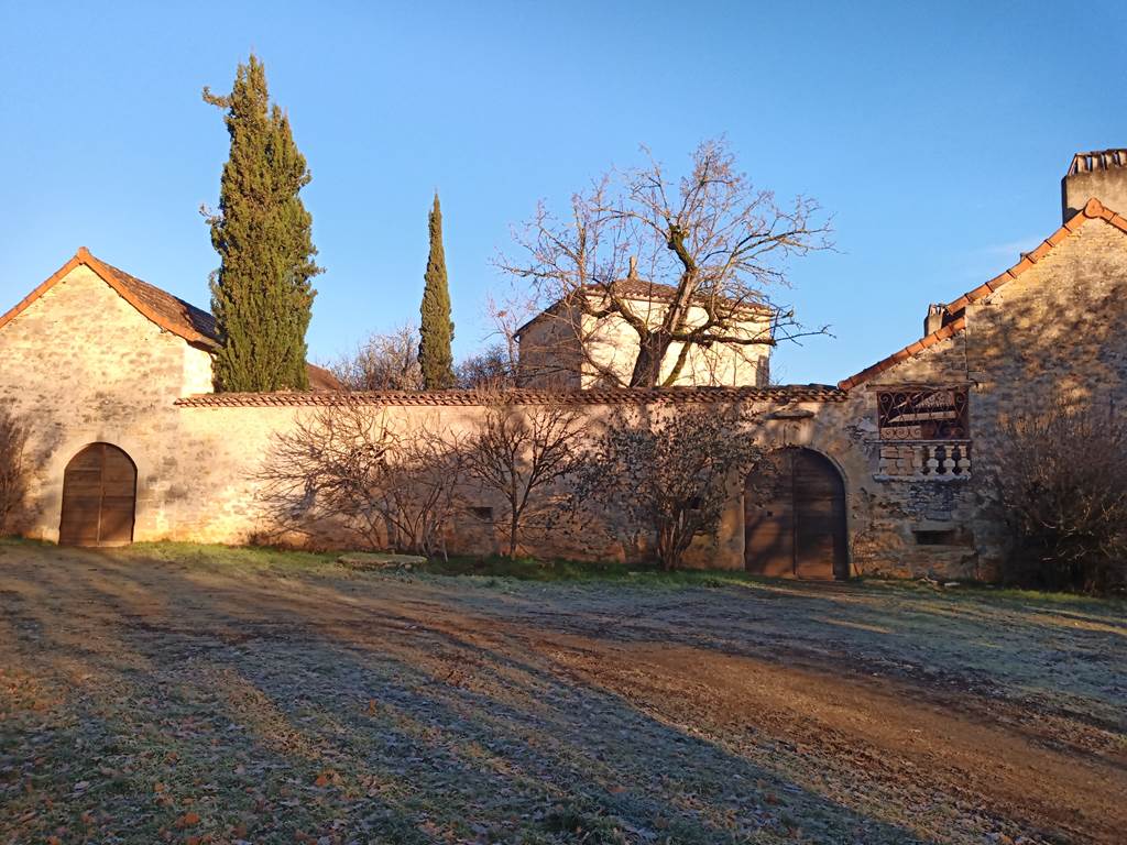 Les Granges de l'Abbaye. Façade principale hiver