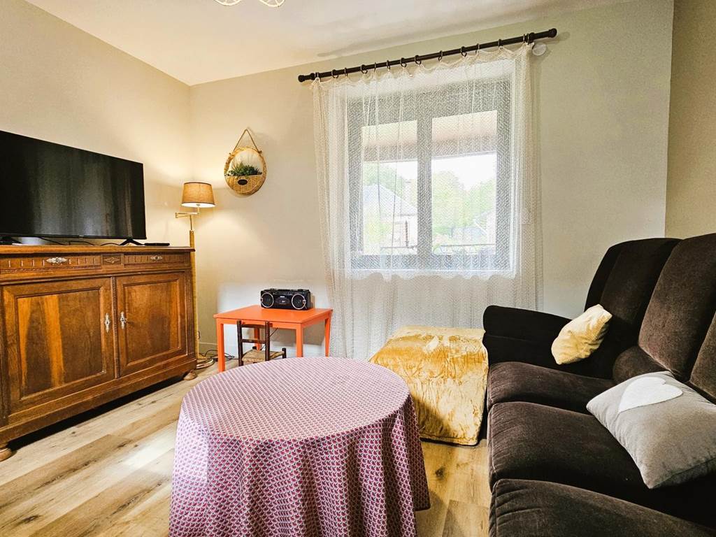 Gîte n°19G3131 "La Maroussie" – SALON LA TOUR