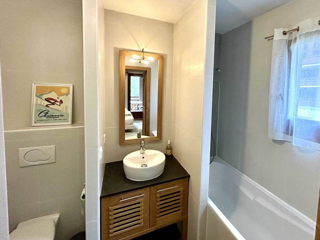 Salle de bain avec WC - appartement 65 m2