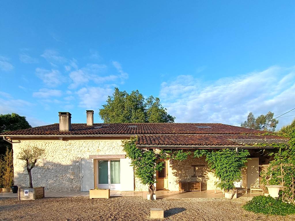 Gîtes, chambre d'hôtes et table d'hôtes gastronomique à Casteljaloux Lot et Garonne, piscine, jacuzzi et spa