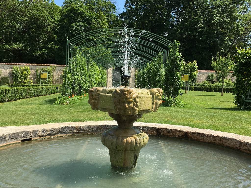 BASSIN DU JARDINIER