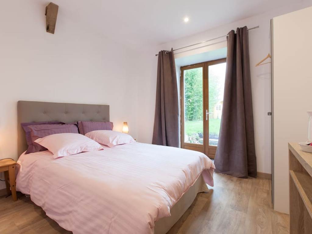 chambre charlotte en rez de jardin