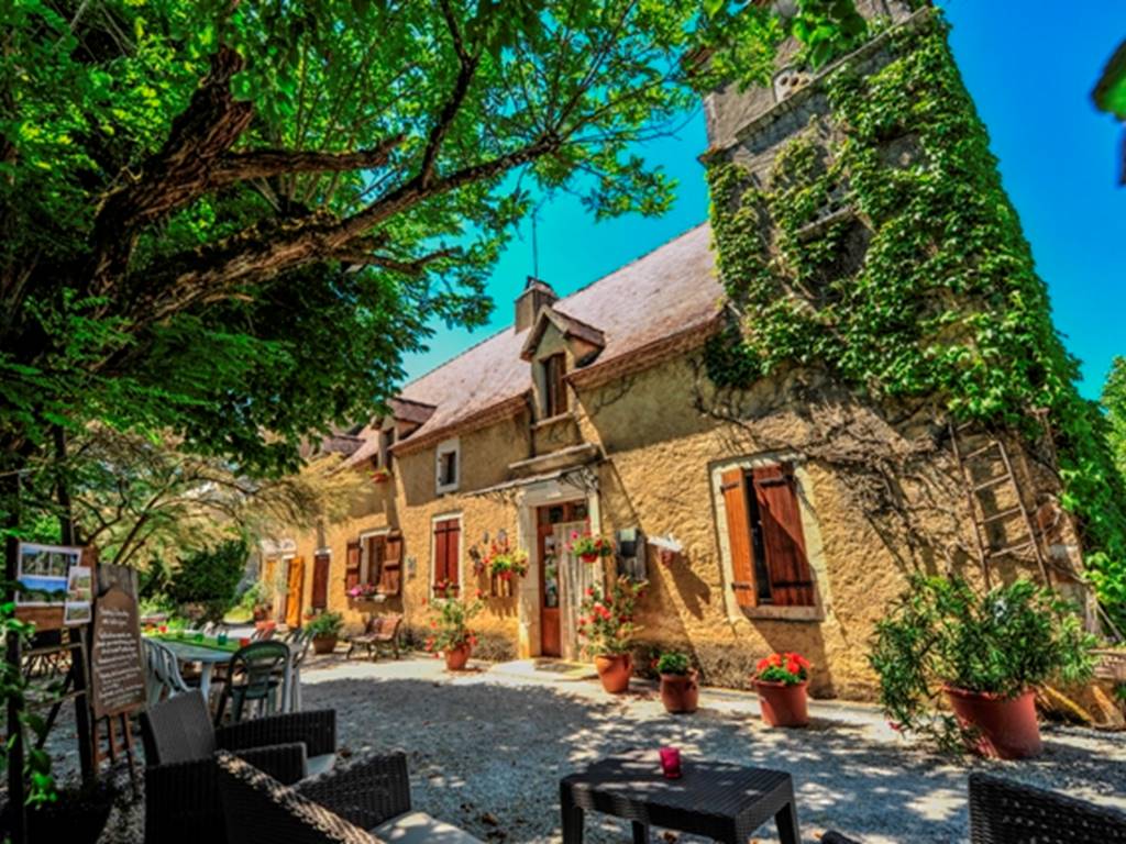 Bel air la maison à l'extérieur