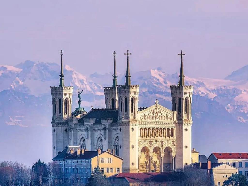 basilique-fourviere-monument-visite-charly-lyon-tourisme