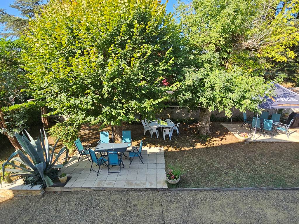 Terrasses-parc-jardin-les-deux-chênes-le-fleix-sainte-foy