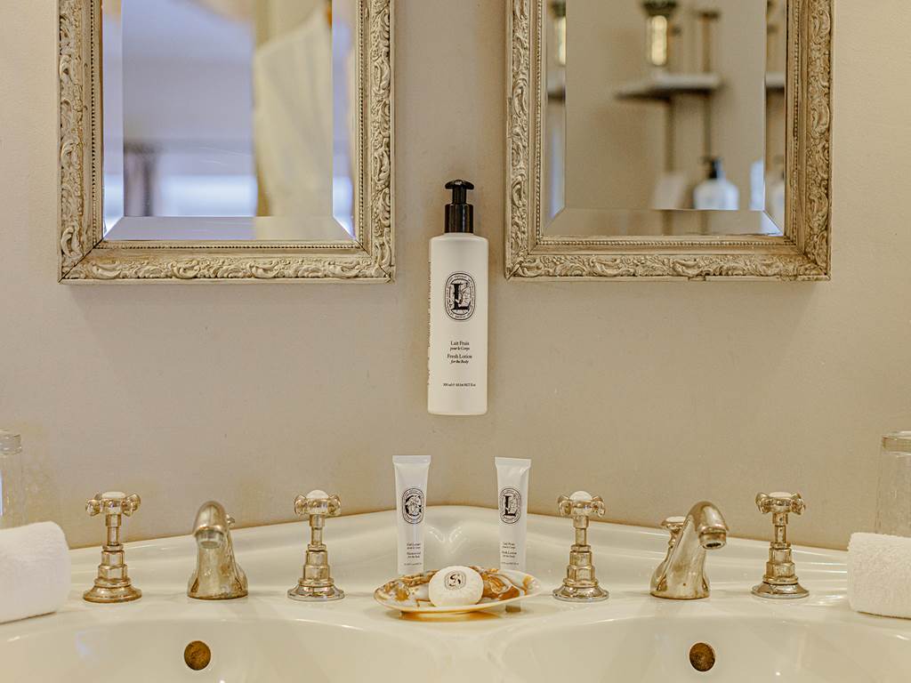 Suite Framboise salle de bain