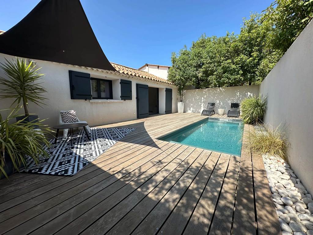 Terrasse et piscine privées pour des moments exclusifs