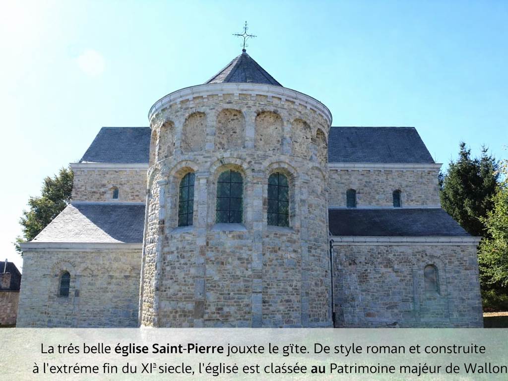 L'église classée jouxte le gîte
