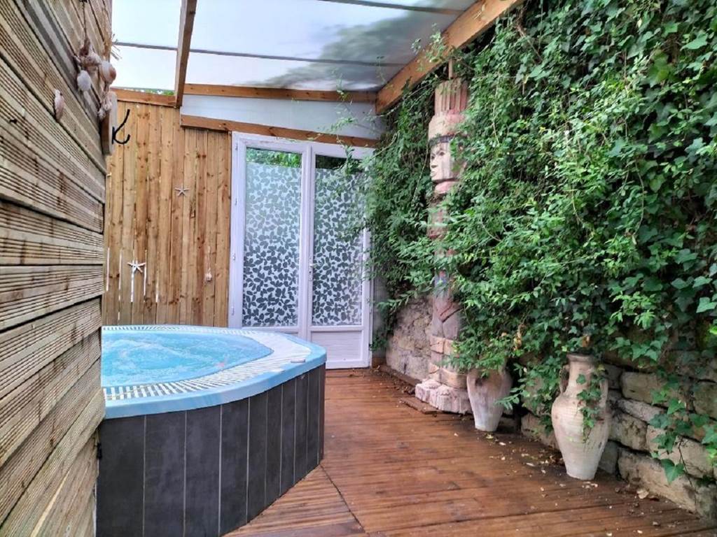 jacuzzi