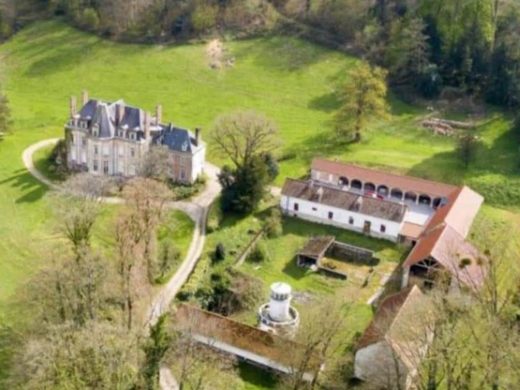 Château de la Caloterie et Gîte vus du ciel