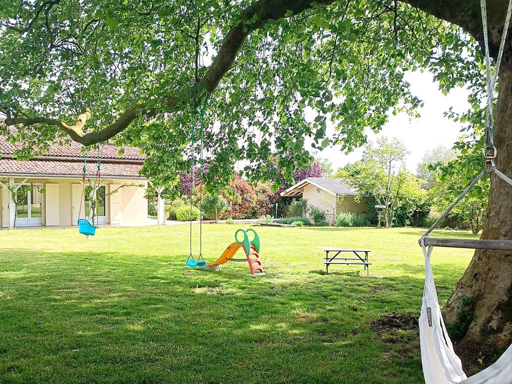 Gîtes, chambre d'hôtes et table d'hôtes gastronomique à Casteljaloux Lot et Garonne, piscine, jacuzzi et spa