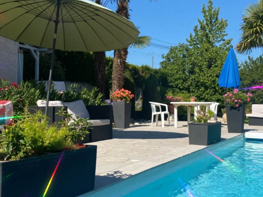 F07F738E-CD12-424D-88C6-7C7D05A3DAA1