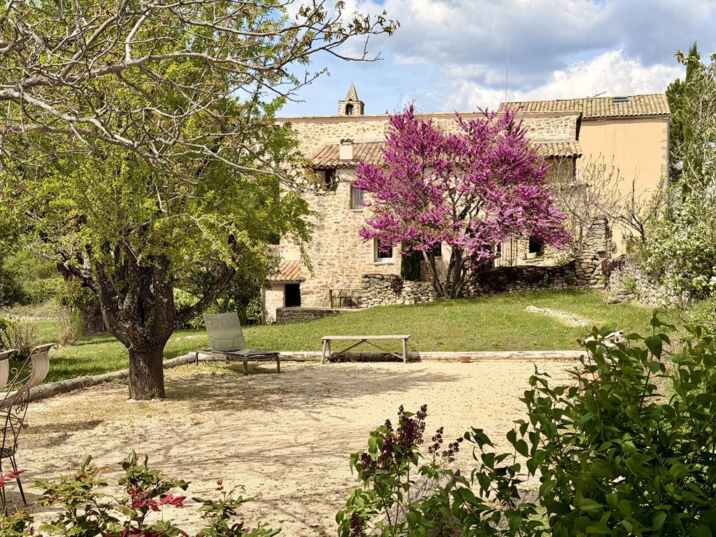Le terrain de pétanque