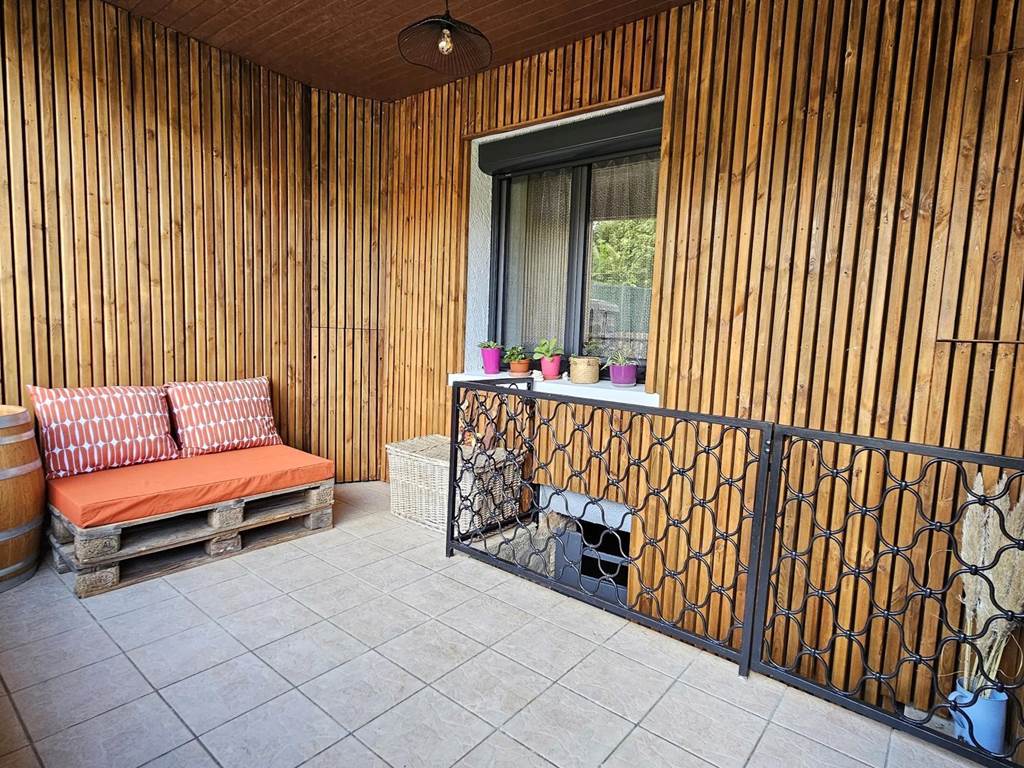 Gîte n°19G3131 "La Maroussie" – SALON LA TOUR