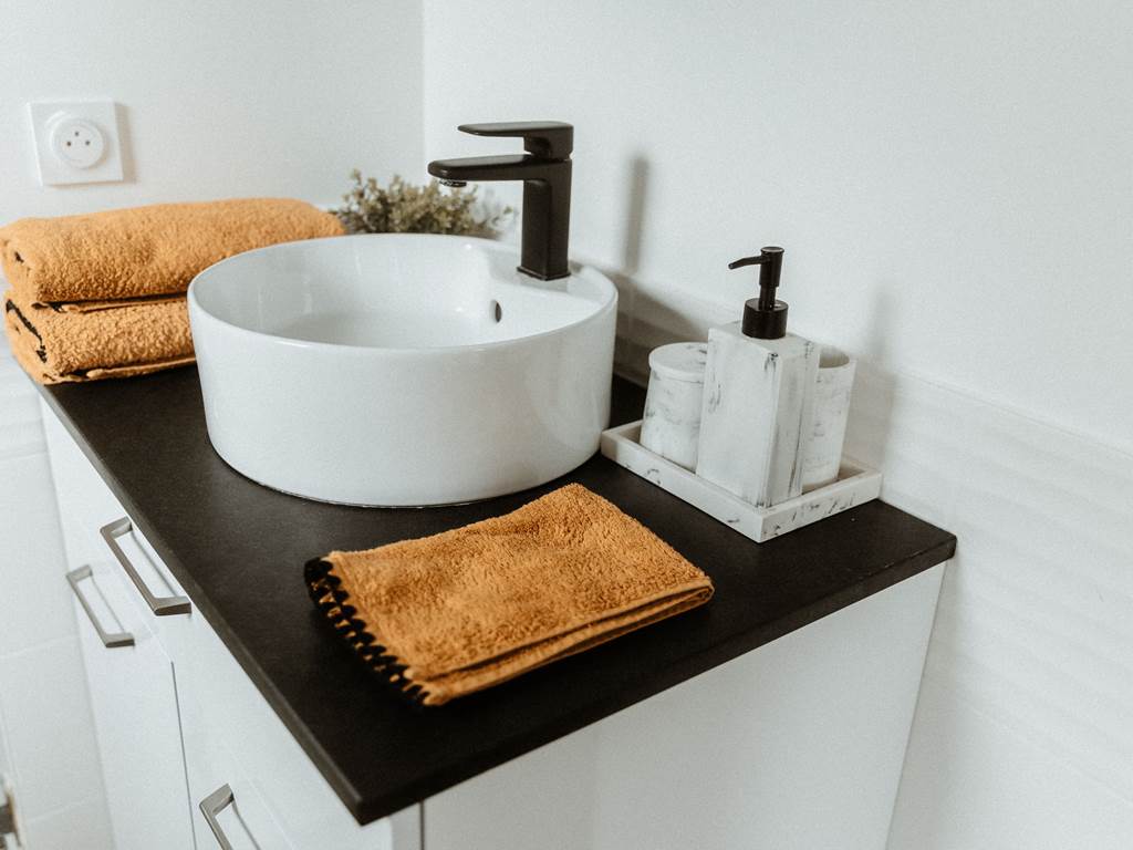 Draps de bain fournis