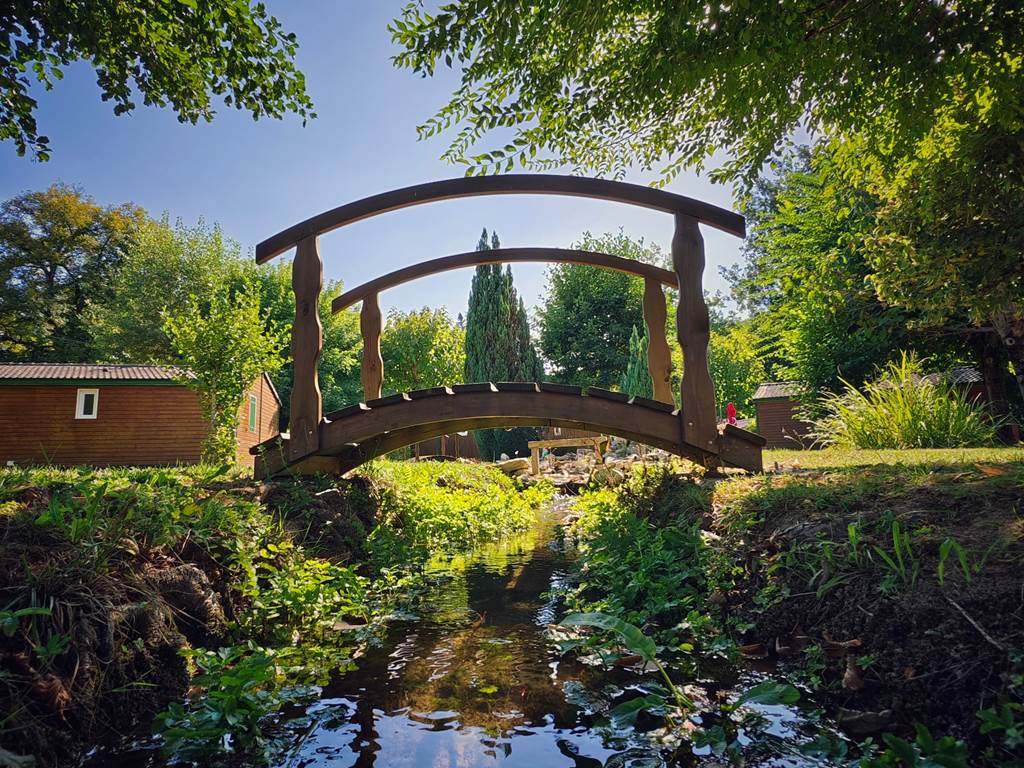 "Le Clos du Moulin", Village de Gîtes en Périgord : parc aménagé