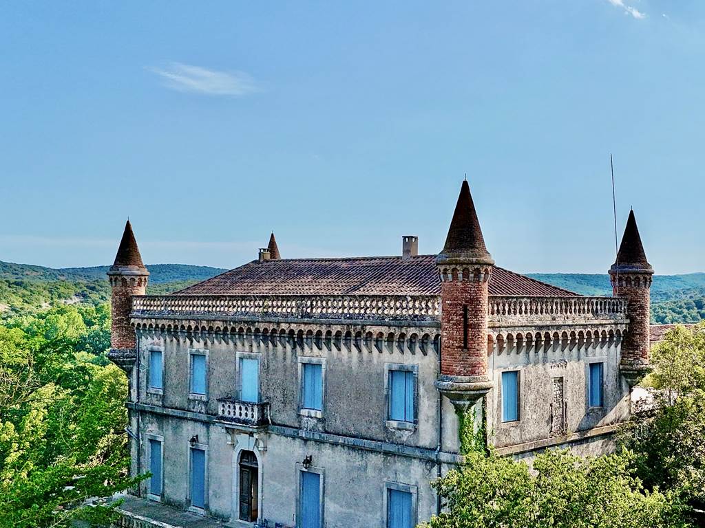 Le CHATEAU du VILLAREL : confort et authenticité