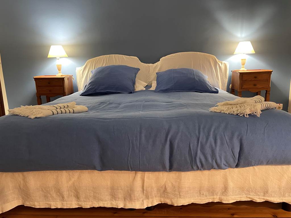 Gite-proche Angers-grande chambre lit king size