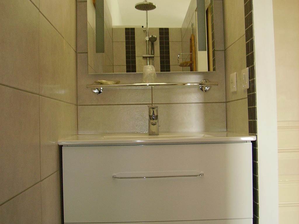 LE CLOS FLEURI - Chambre Kitchenette salle d'eau 2 jpg
