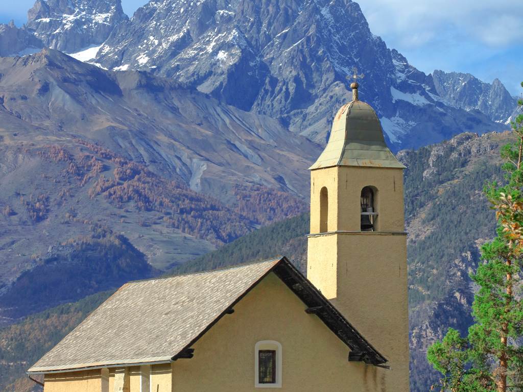 vue-eglise-orcieres-montagne-gite-rif-d-oriol-hautes-alpes.jpg