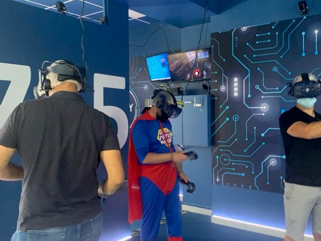 VR