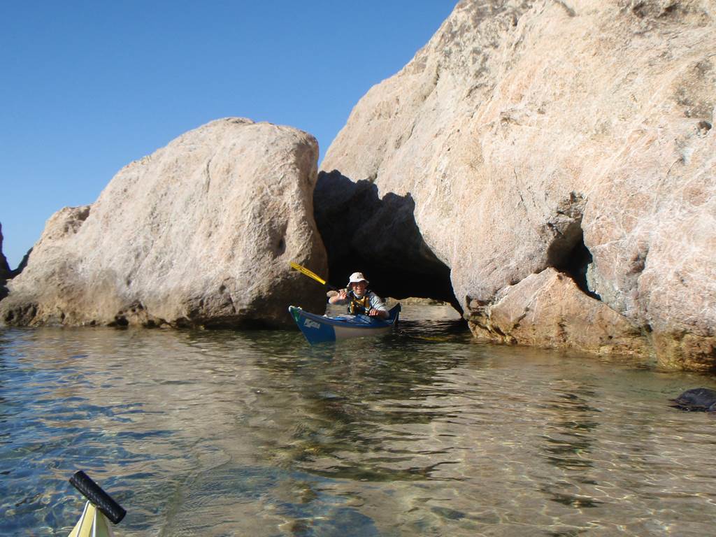 grotte-de-vetricella-propriano-avec-abbartello-kayak-en-corse