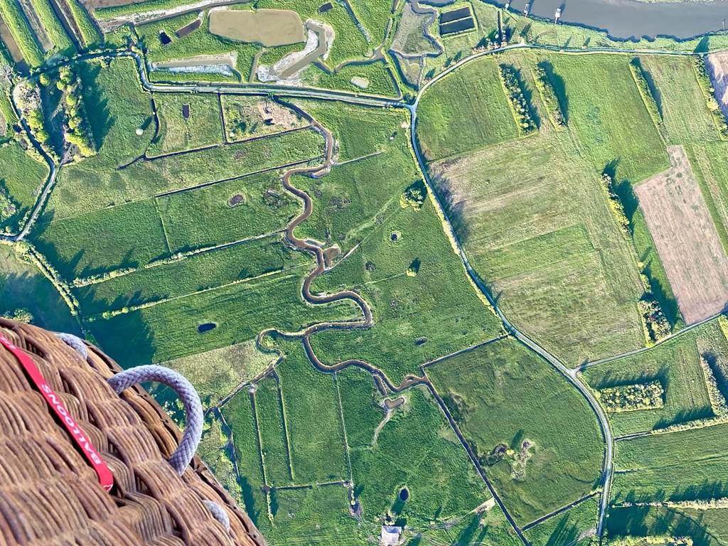 marais de la seudre vus de montgolfière