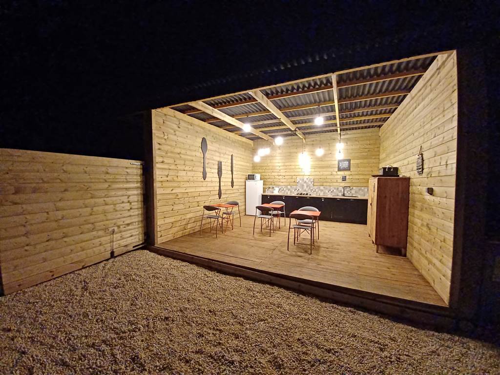 Chambres d'hôtes avec cuisine d'été (d'avril à septembre) au colombier bretagne