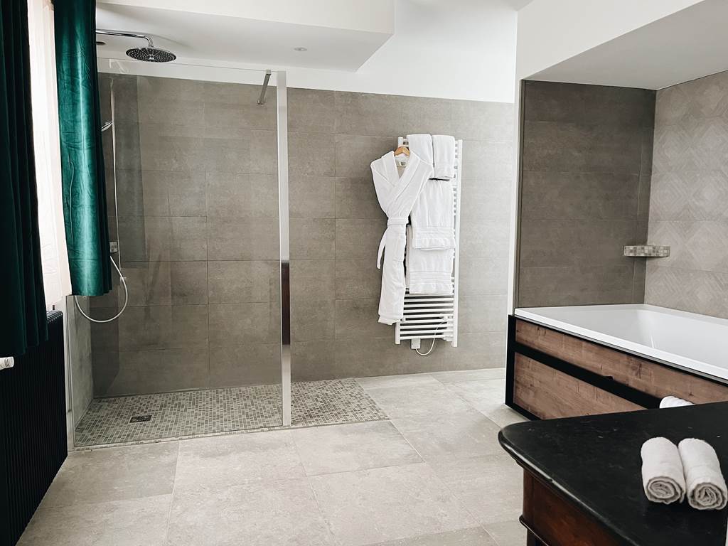 Chambre 2 - Domaine Labouroume - chambre d'hote a la campagne7