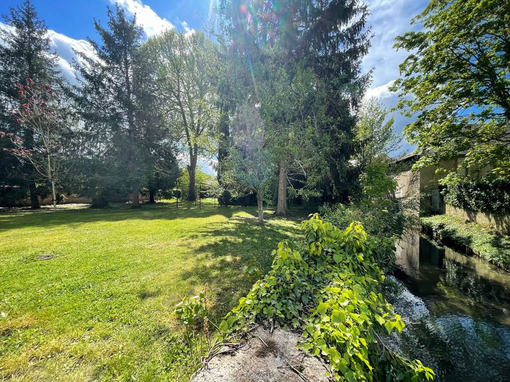 LA MAISON VOYAGE - Jardin au bord du "Cissereau"