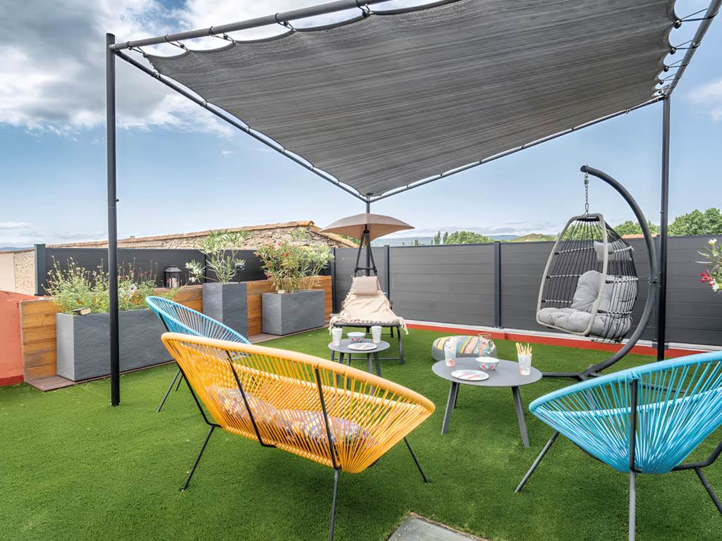 terrasse-lounge-vue-panoramique-gite-parcours-cathare