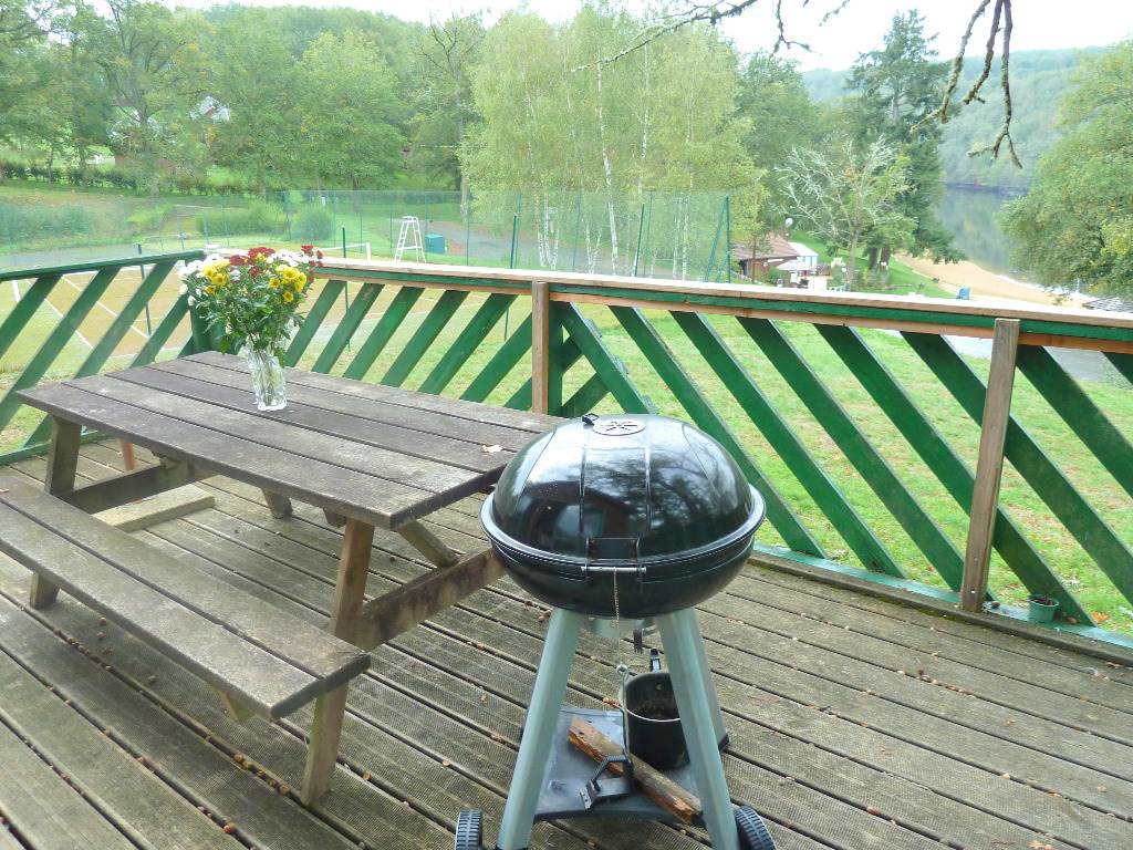 barbecue-terrasse-jouillat
