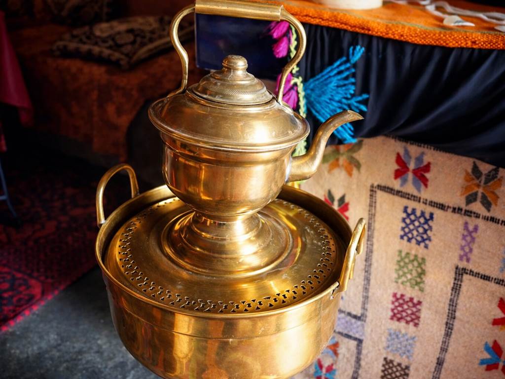 Accessoire traditionnel pour le lavage des mains