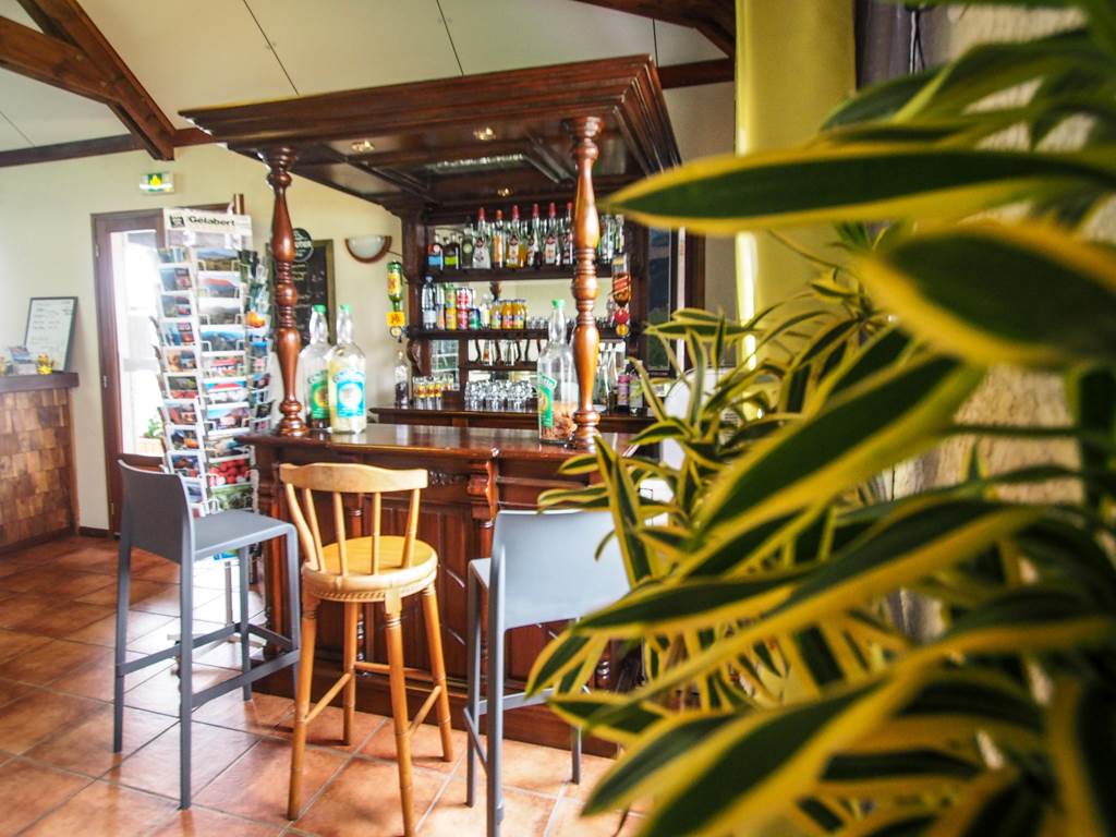 bar