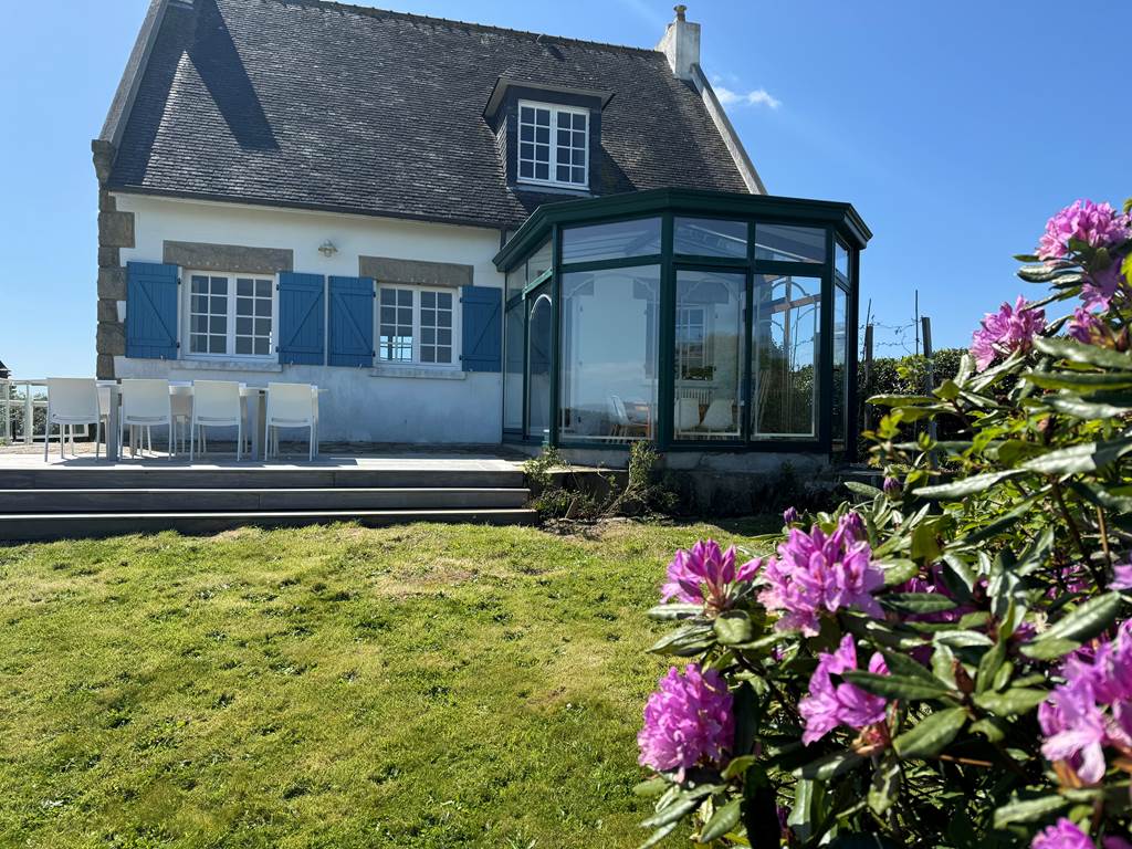 Maison vue du jardin