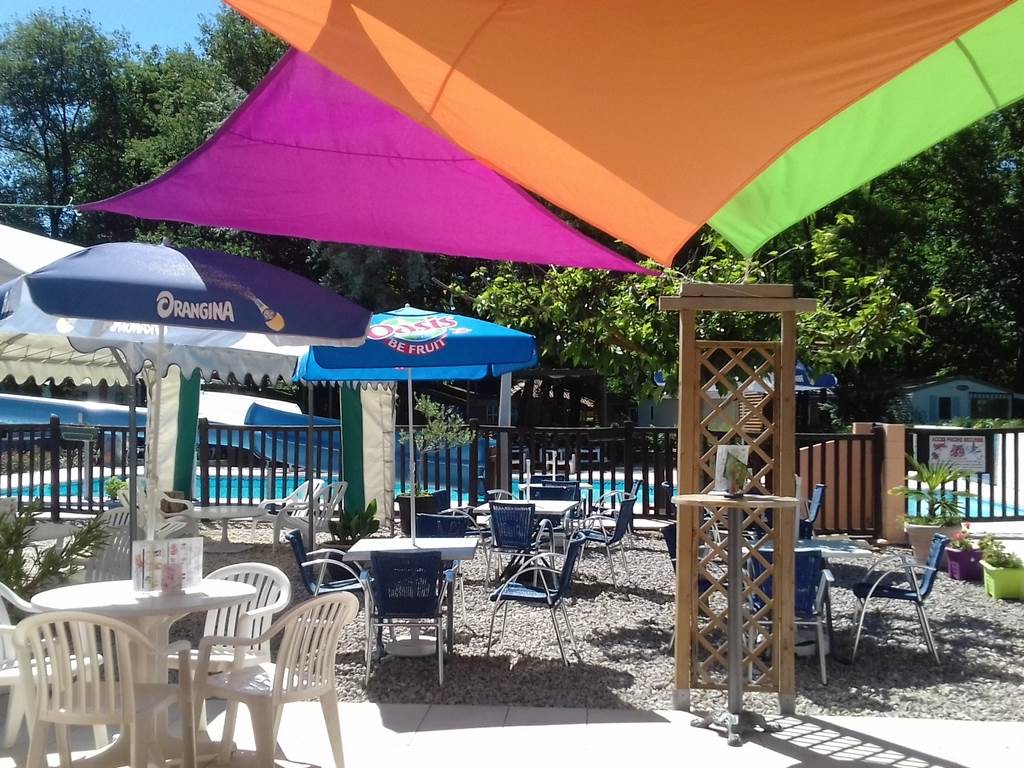 Terrasse du bar restaurant d'été