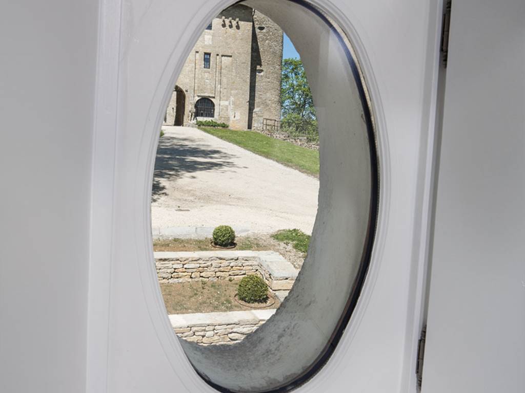 GîtedecharmeAnnecyHébergementGeneveChâteaudeMarignaLocationGîtepiscineruralSéjournaturehistoriqueJuraLocationvacancesmontagneskimedievalrerserver