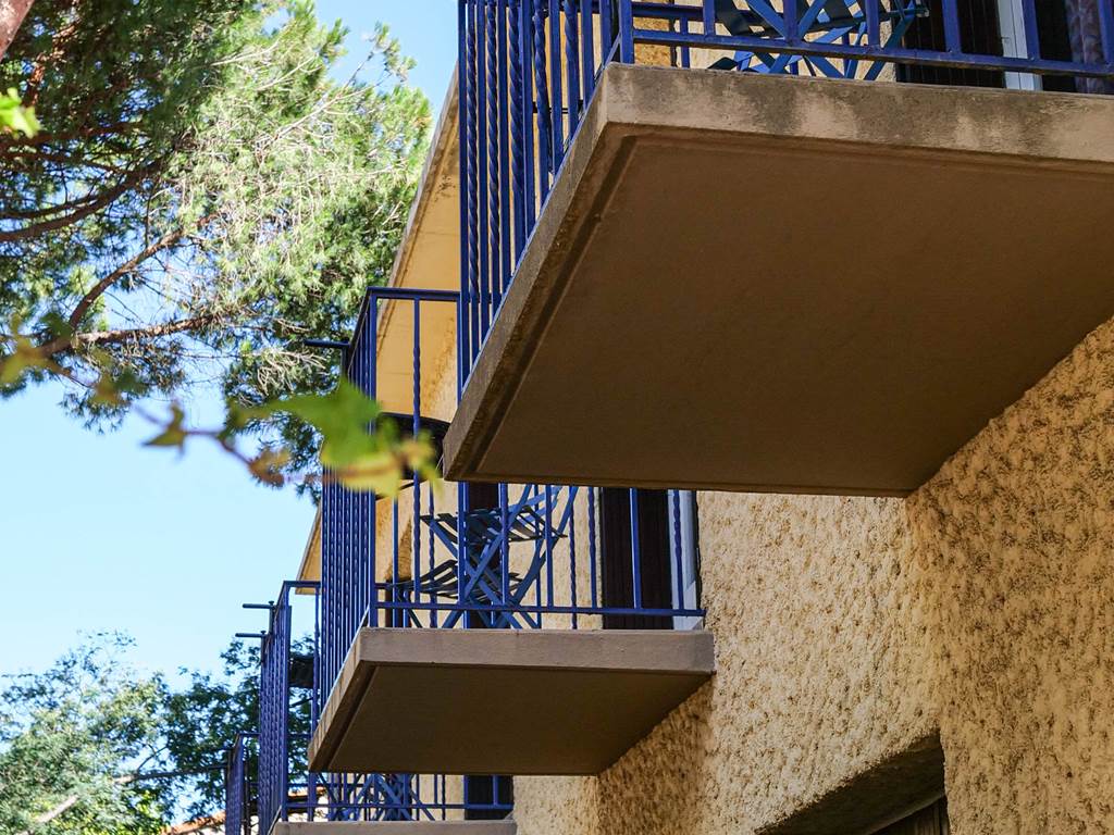 Balcon sur jardins hotel Ambeille