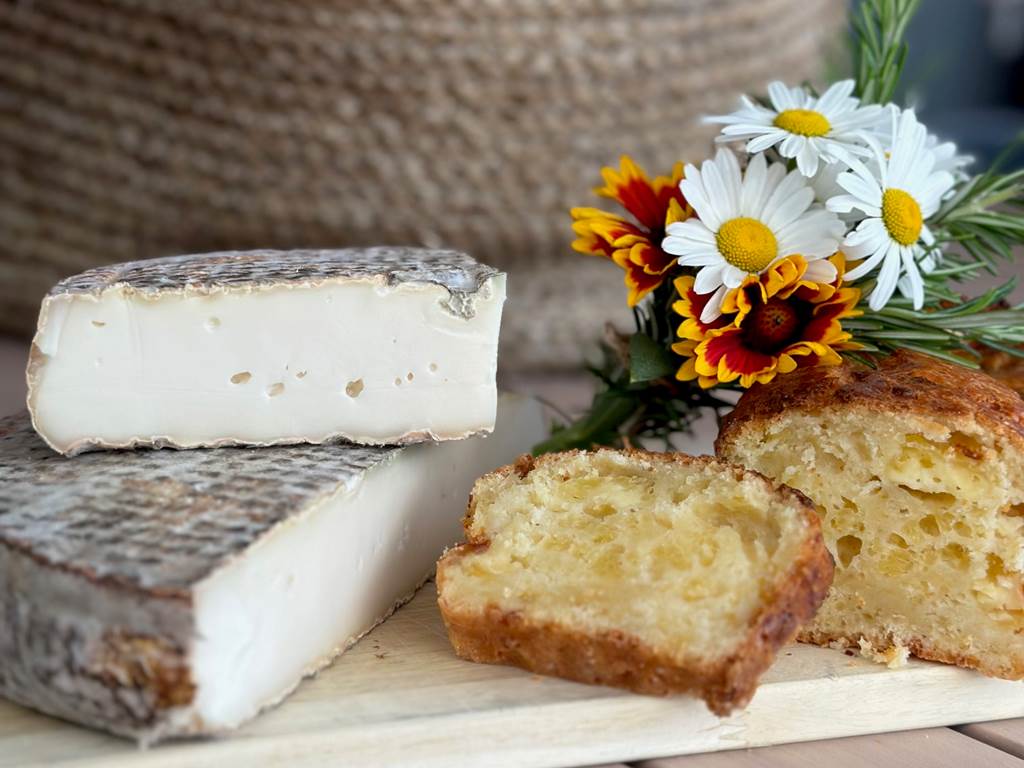 Table d'hôtes Gîtes Moréno Puy-de-Dôme Proche Vulcania Auvergne Sancy Tourisme Location de vacances Ski Montagne Lacs Volcans VTT randonnées
