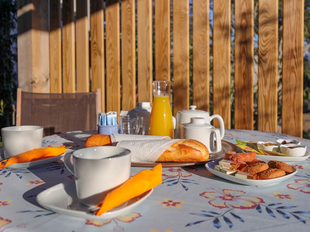Petit-déjeuner sur votre terrasse