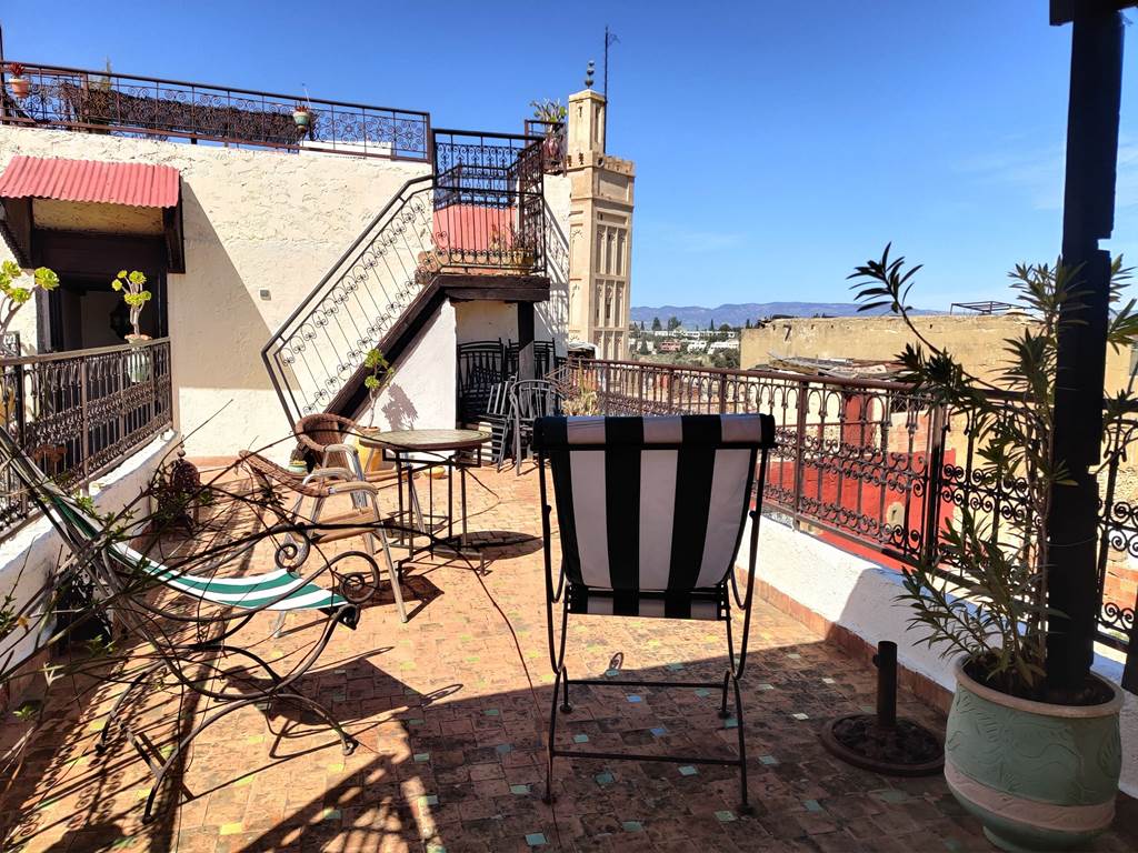 la terrasse ,vue sur la ville nouvelle .