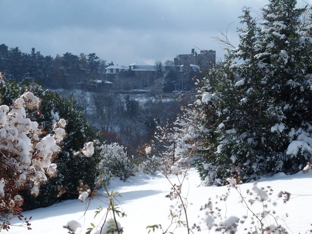 Château de Chazeron sous la neige