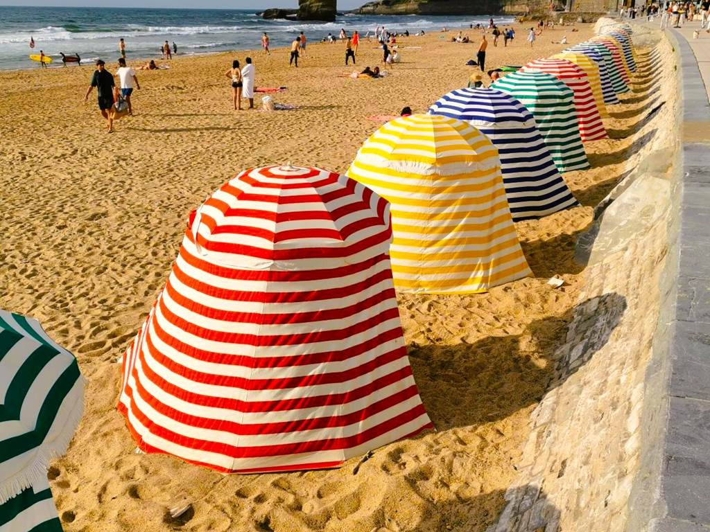 Grande Plage Parasols