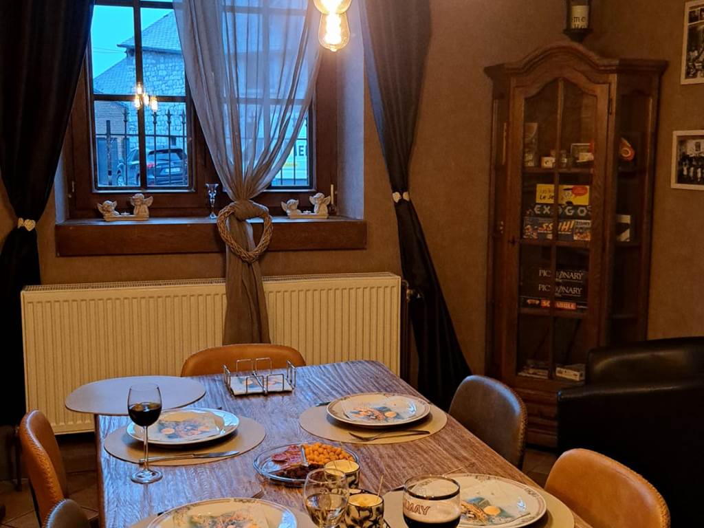 Salle à manger chaleureuse