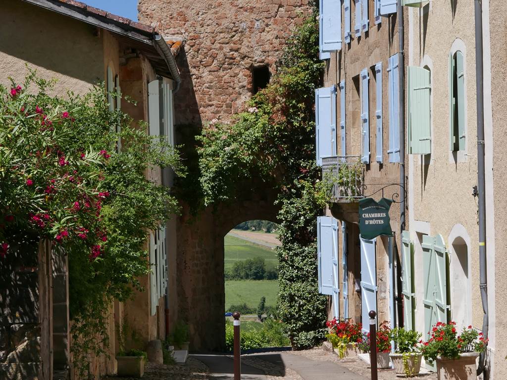 Montesquiou porte médiévale © Alain Fourcade