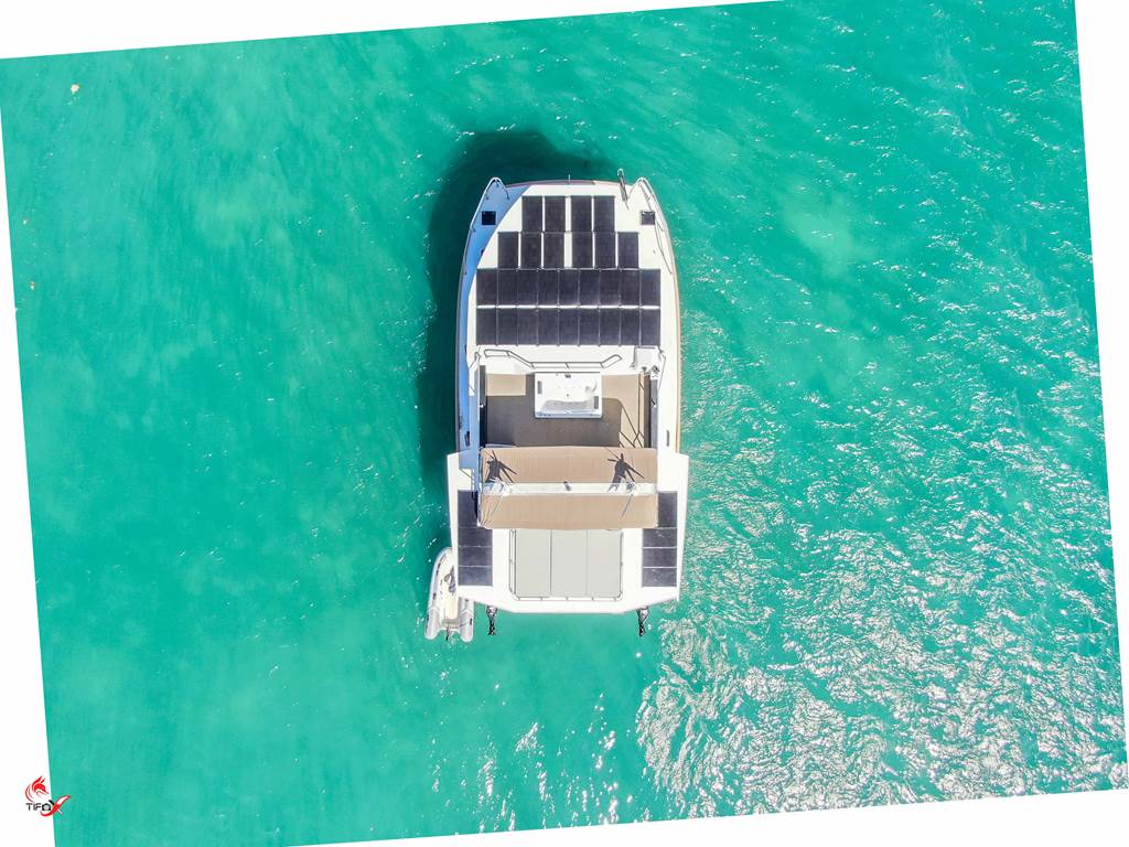 hebergement-flottant-design-écologique-photovoltaique-mer-trois-ilets-martinique-anse-mitan