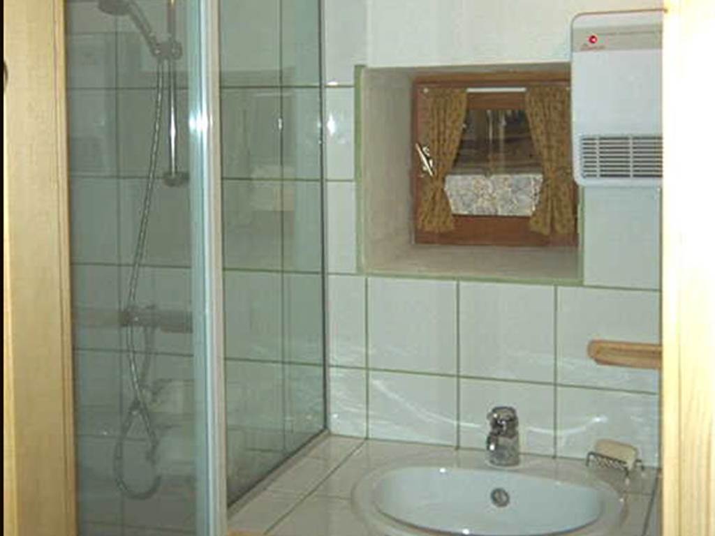 Sdb avec douche italienne.