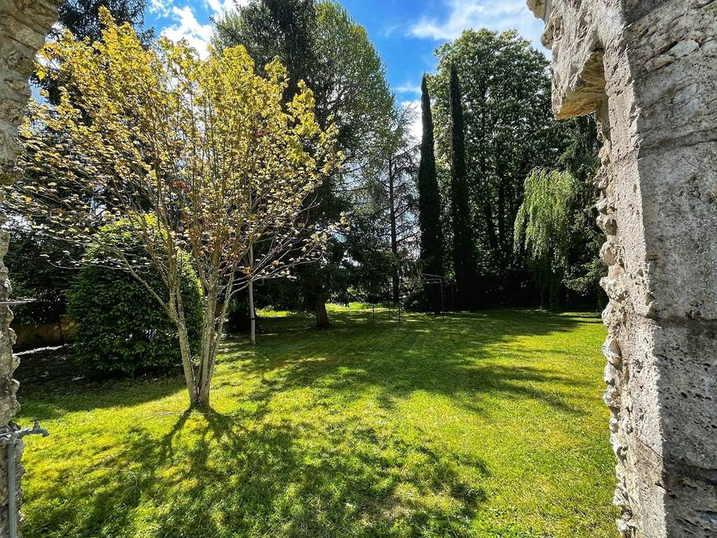 LA MAISON VOYAGE - Jardin et ancienne Arche du Château d Onzain