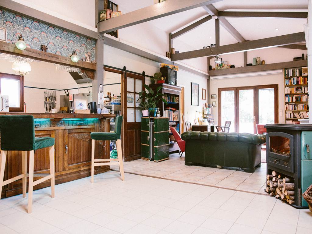 Un grand salon et un style unique