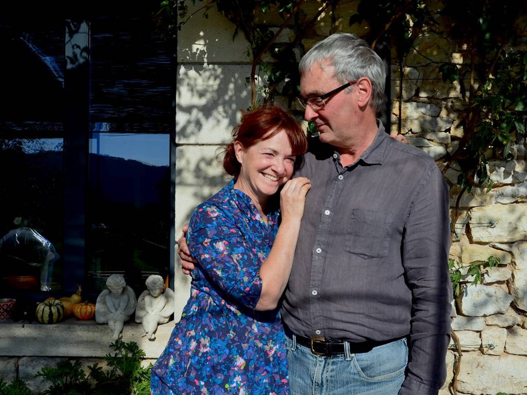 catherine et ray partagent leur maison á la campagne dans la vallée de la Dordogne lotoise